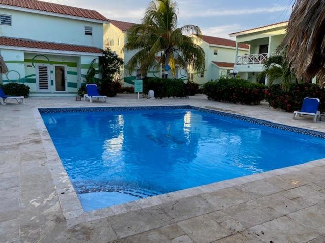 Blue Lagoon Apartment 拉贡 外观 照片